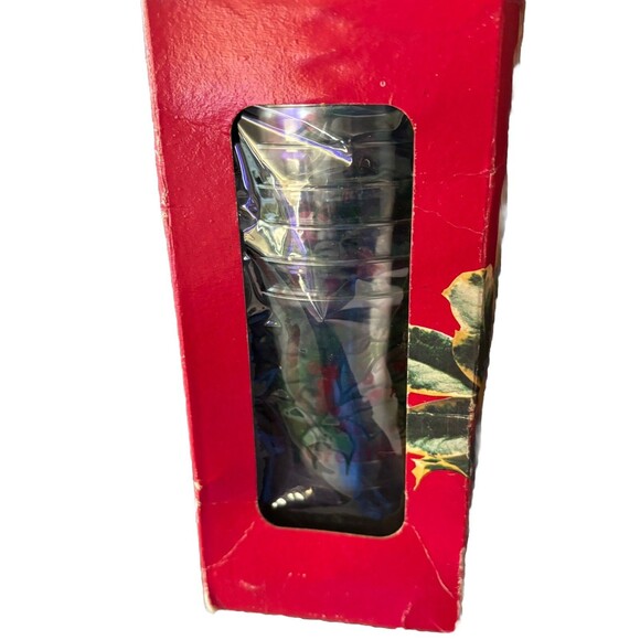 Vintage Hefty Holiday Tumblers Crystal Plastic 10 oz Cups Christmas 18 Count - Picture 2 of 4